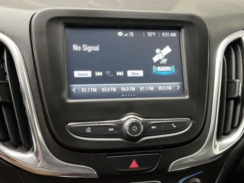 Used 2018 Chevrolet Equinox LT image 17