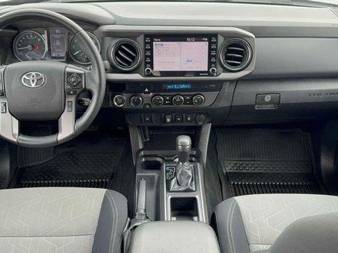 Certified 2022 Toyota Tacoma TRD Off-Road image 12