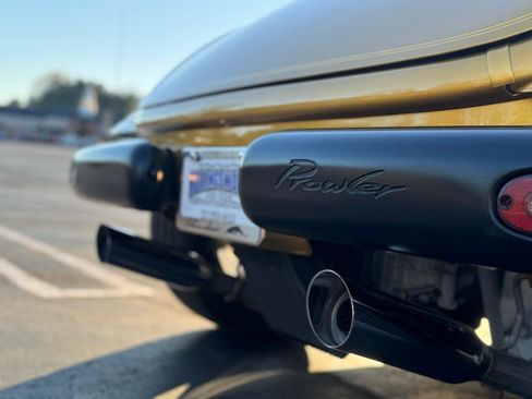 Used 2002 Chrysler Prowler RWD image 7