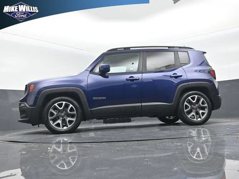 Used 2017 Jeep Renegade Latitude FWD image 20