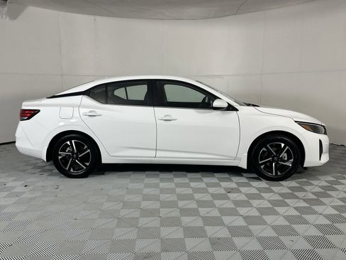 Certified 2025 Nissan Sentra SV FWD image 9