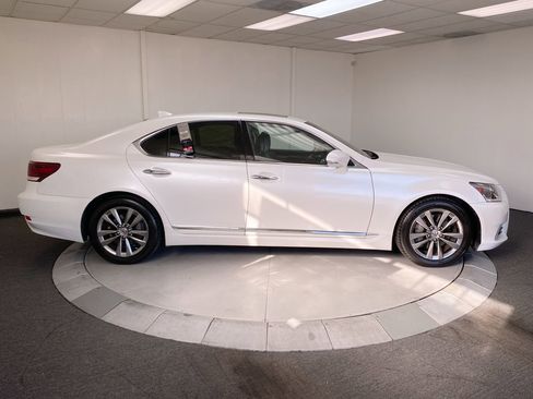 Used 2016 Lexus LS 460 image 6