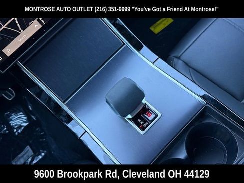 New 2026 Land Rover Range Rover Velar Dynamic SE image 21