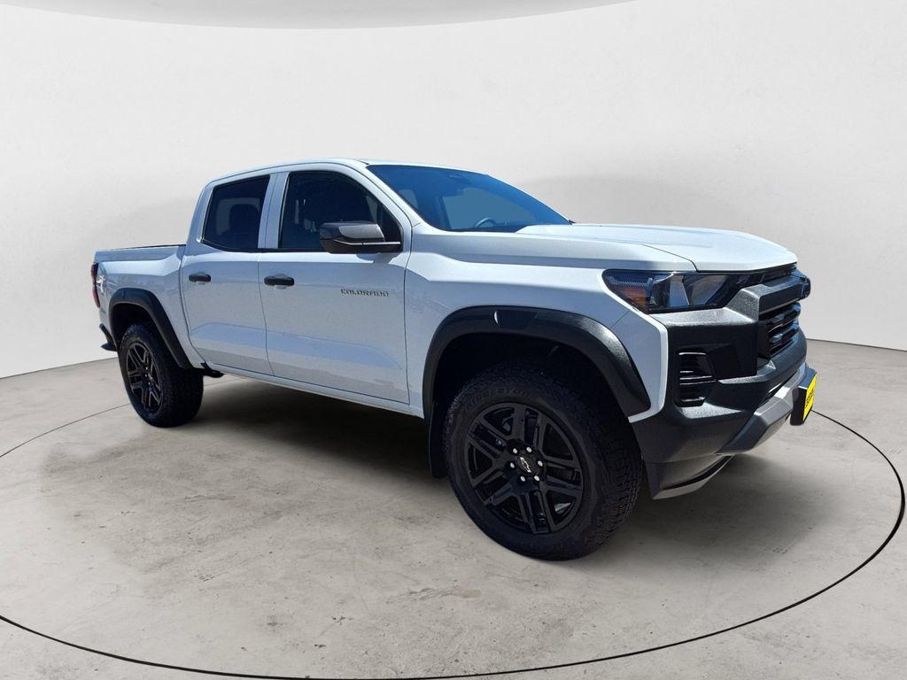 Certified 2025 Chevrolet Colorado Trail Boss AWD/4WD image 3