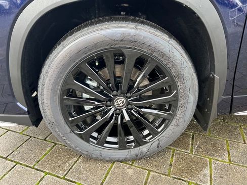 New 2026 Toyota Highlander XSE image 10