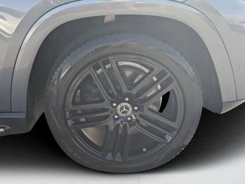 Used 2022 Mercedes-Benz GLS 450 4MATIC image 9