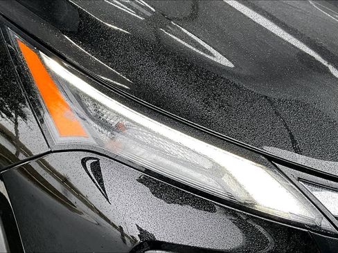 Used 2024 Nissan Rogue SV image 28