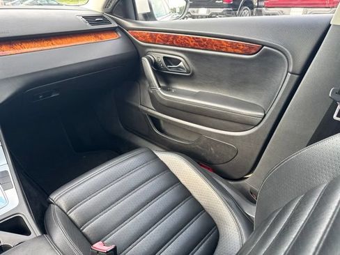 Used 2011 Volkswagen CC Lux FWD image 24
