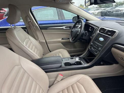 Used 2019 Ford Fusion SEL FWD image 3