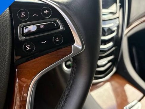 Used 2016 Cadillac Escalade Luxury AWD/4WD image 15