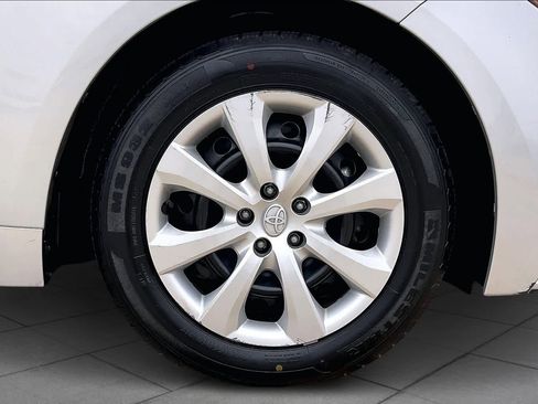 Used 2025 Toyota Corolla LE image 12