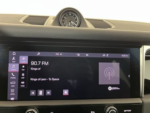 Used 2023 Porsche Macan image 15