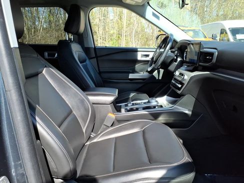 Certified 2023 Ford Explorer XLT w/ Equipment Group 202A AWD/4WD image 10