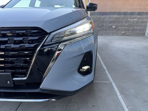 Used 2024 Nissan Kicks SR w/ SR Premium Package image 11