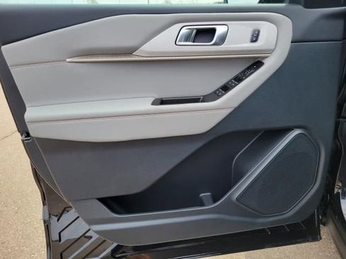 New 2025 Ford Explorer Active w/ Active Comfort Package image 11