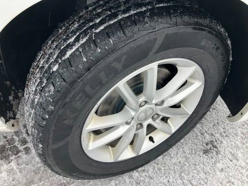 Used 2020 Dodge Grand Caravan SE image 2