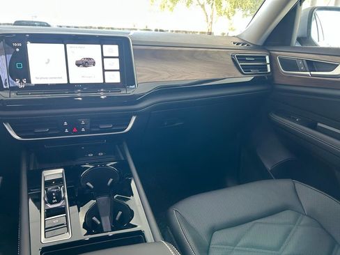 New 2026 Volkswagen Atlas SE FWD image 50