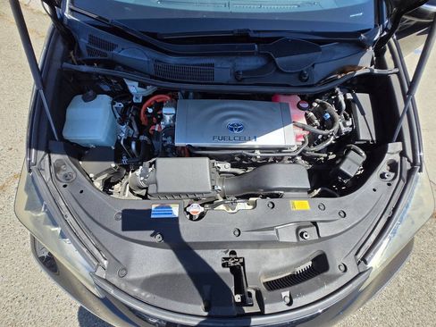 Used 2018 Toyota Mirai FWD image 42