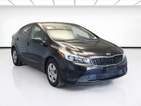 Used 2017 Kia Forte LX image 3