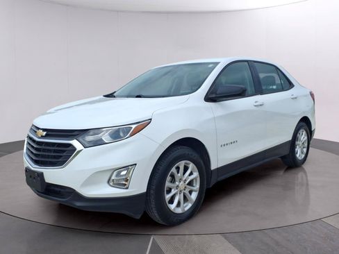 Used 2018 Chevrolet Equinox LS FWD image 1