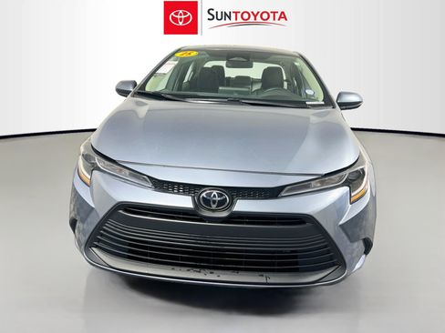 Used 2025 Toyota Corolla LE FWD image 10