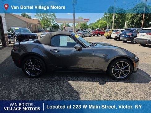 Used 2019 MAZDA MX-5 Miata Grand Touring w/ GT-S Package RWD image 4