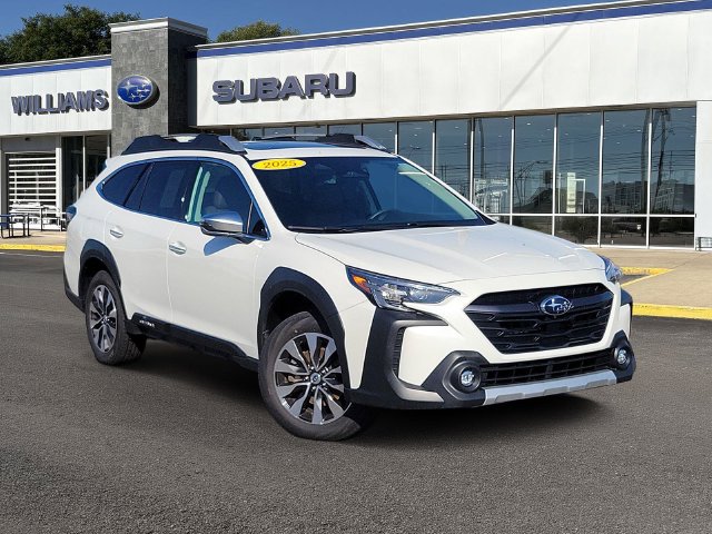 Used 2025 Subaru Outback Touring AWD/4WD image 1