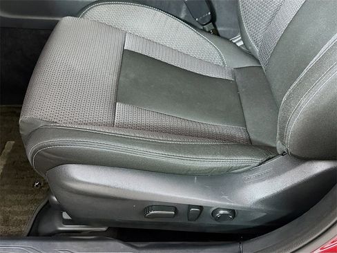 Used 2024 Subaru Outback Premium image 9