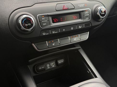 Used 2019 Kia Sorento FWD w/ LX Convenience Package image 38