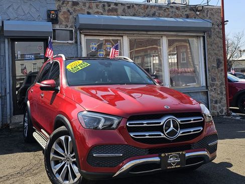 Used 2021 Mercedes-Benz GLE 350 4MATIC w/ Premium Package image 2