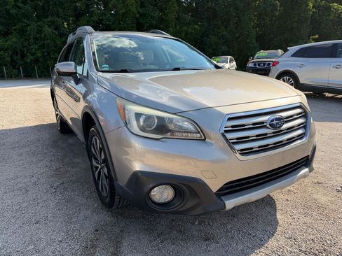 Used 2015 Subaru Outback 2.5i Limited AWD/4WD image 6