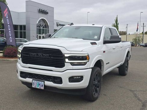 Used 2020 RAM 2500 Laramie w/ Night Edition AWD/4WD image 8