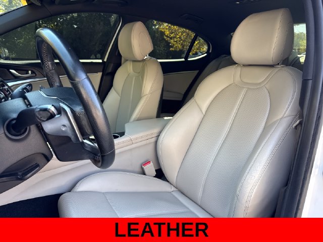 Used 2022 Genesis G70 2.0T AWD/4WD image 8