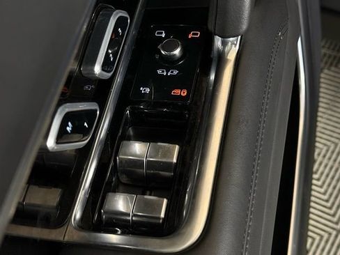 Used 2023 Land Rover Range Rover SE image 30