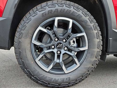 New 2026 Chevrolet Equinox ACTIV image 7