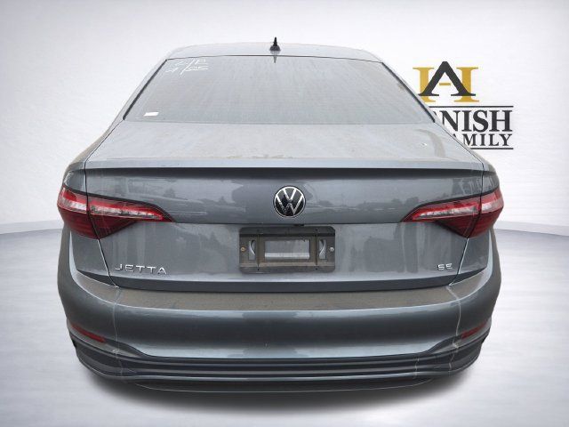 Certified 2023 Volkswagen Jetta SE FWD image 7
