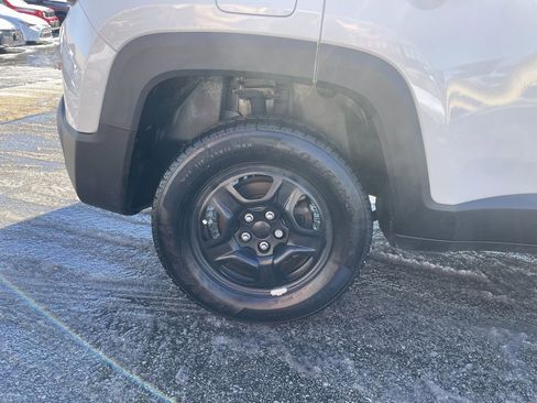 Used 2021 Jeep Renegade Sport image 12