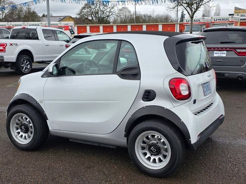 Used 2018 smart fortwo electric drive image 31