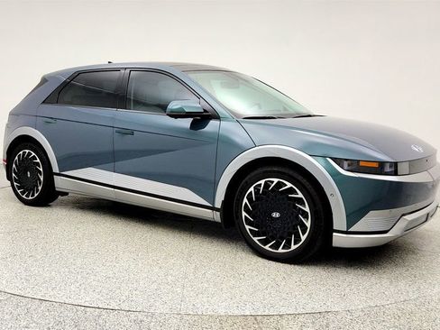 Used 2024 Hyundai Ioniq 5 Limited image 3