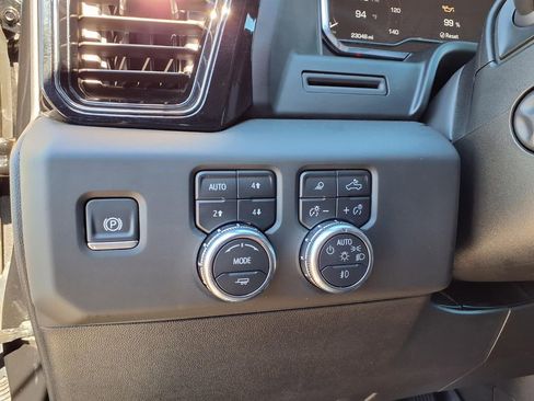 Used 2025 GMC Sierra 1500 AT4 w/ AT4 Preferred Package image 27