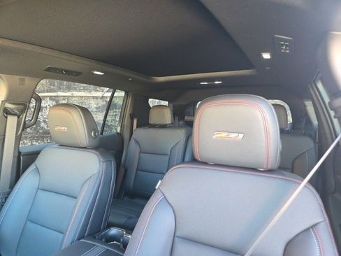 New 2026 Chevrolet Traverse Z71 w/ Driver Confidence Package image 9