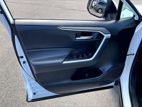 Used 2024 Toyota RAV4 XLE FWD image 9