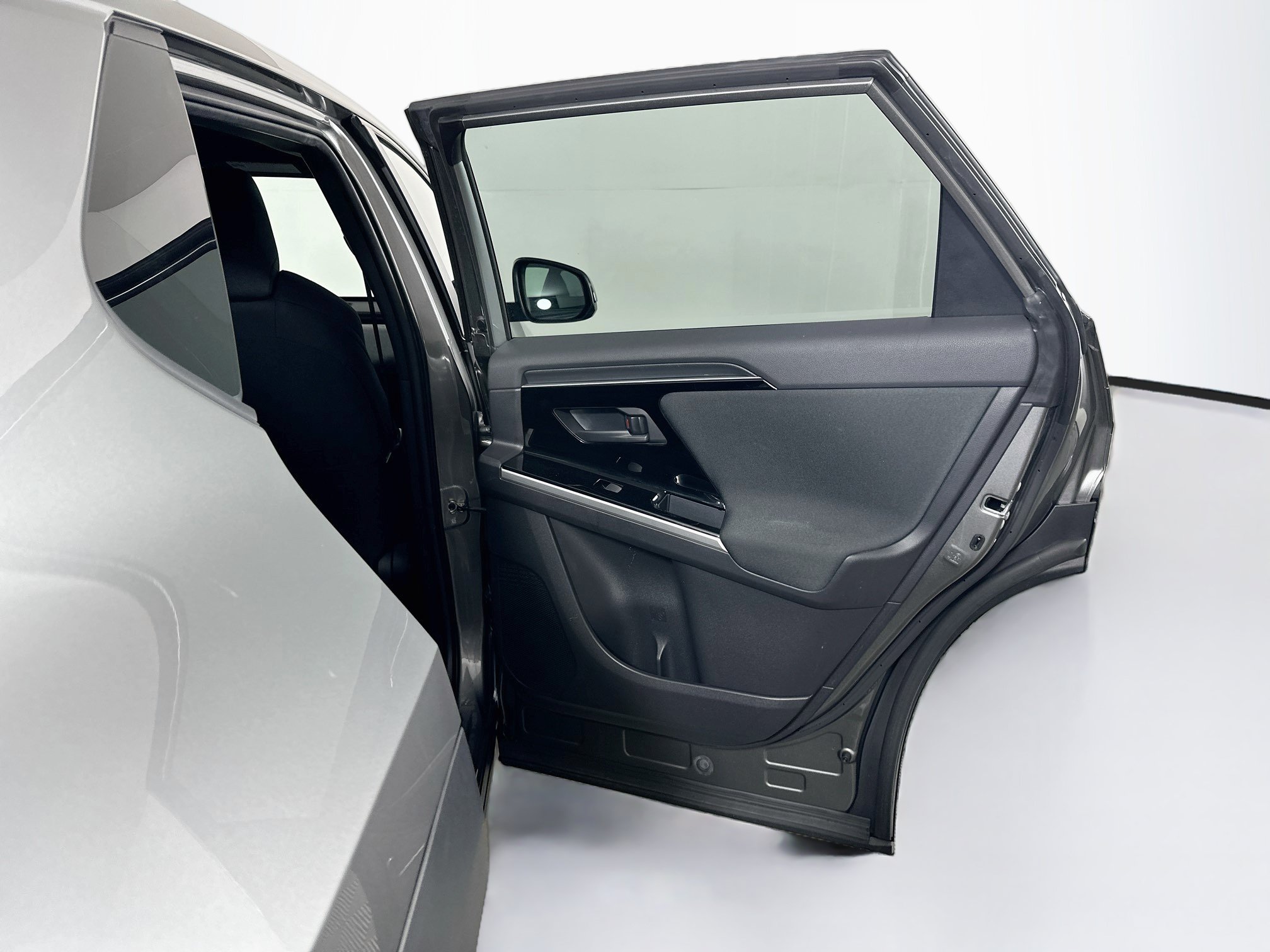 Used 2023 Subaru Solterra AWD image 28