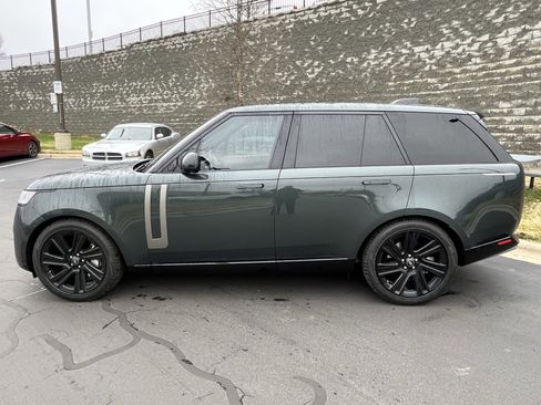 Used 2023 Land Rover Range Rover SE image 4