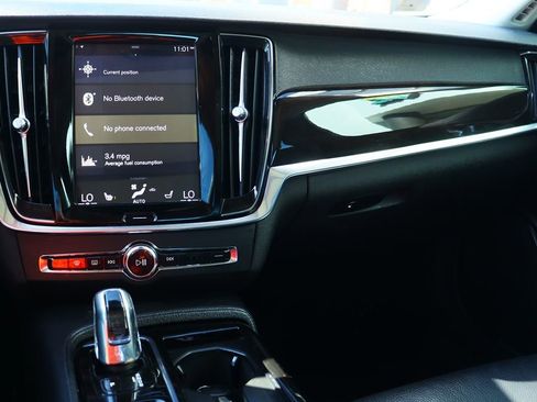 Used 2018 Volvo S90 T8 Momentum w/ Convenience Package image 44