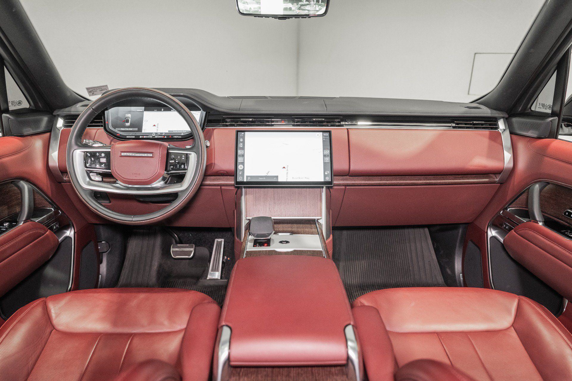 Used 2025 Land Rover Range Rover SE AWD/4WD image 28