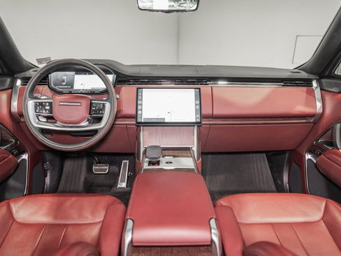 Used 2025 Land Rover Range Rover SE AWD/4WD image 28