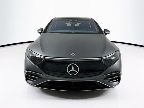 Used 2022 Mercedes-Benz EQS 450+ Sedan image 2