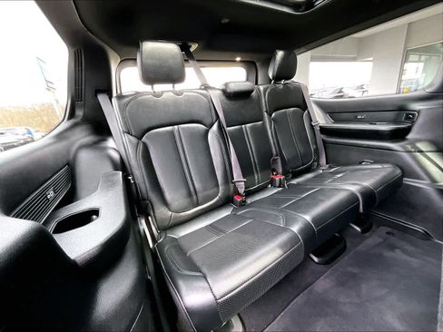 Used 2023 Jeep Wagoneer Series II w/ Convenience Group I image 17