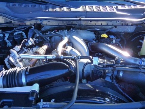 Used 2022 Ford F350 Platinum image 11